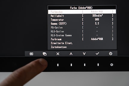 Les moniteurs graphiques possèdent la plupart du temps des modes d’image calibrés en usine pour les espaces colorimétriques standards. Pensez toutefois à les recalibrer à peu près tous les deux mois, car ils se dérèglent avec le temps.