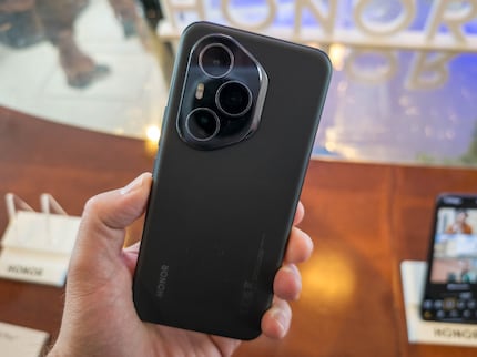 Le Honor 400 Pro dispose d'un télé-caméra.